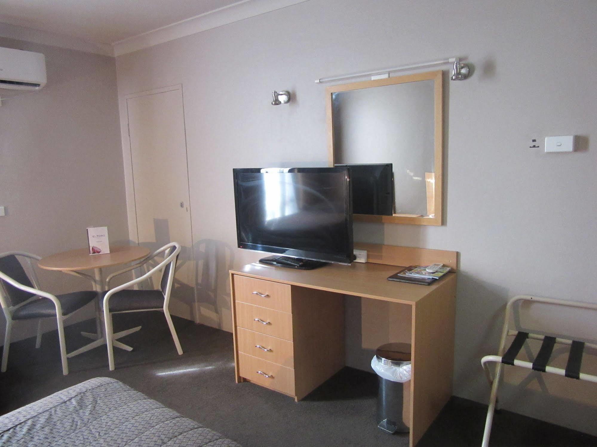 El Toro Motel Warwick Farm Extérieur photo