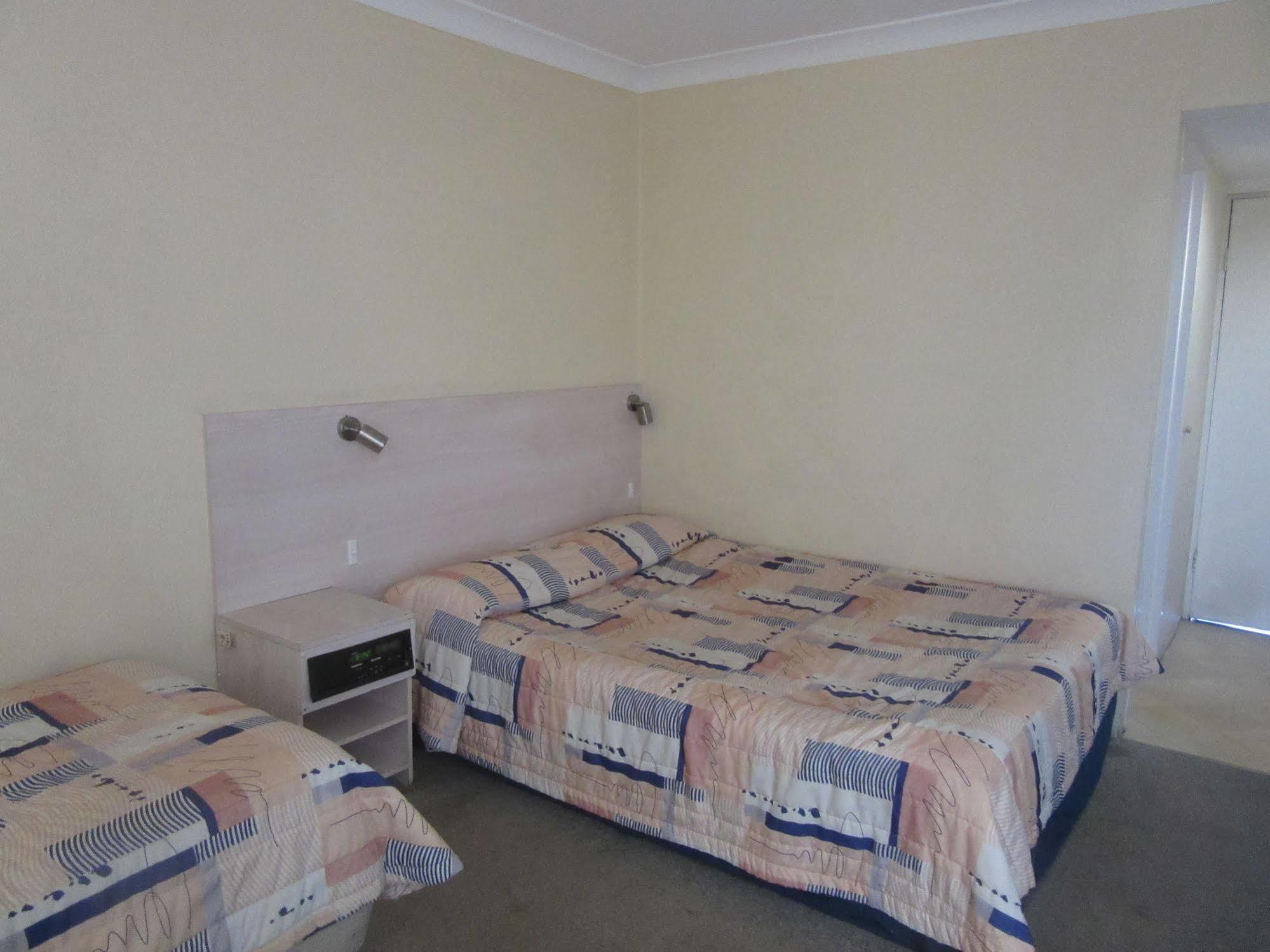 El Toro Motel Warwick Farm Extérieur photo